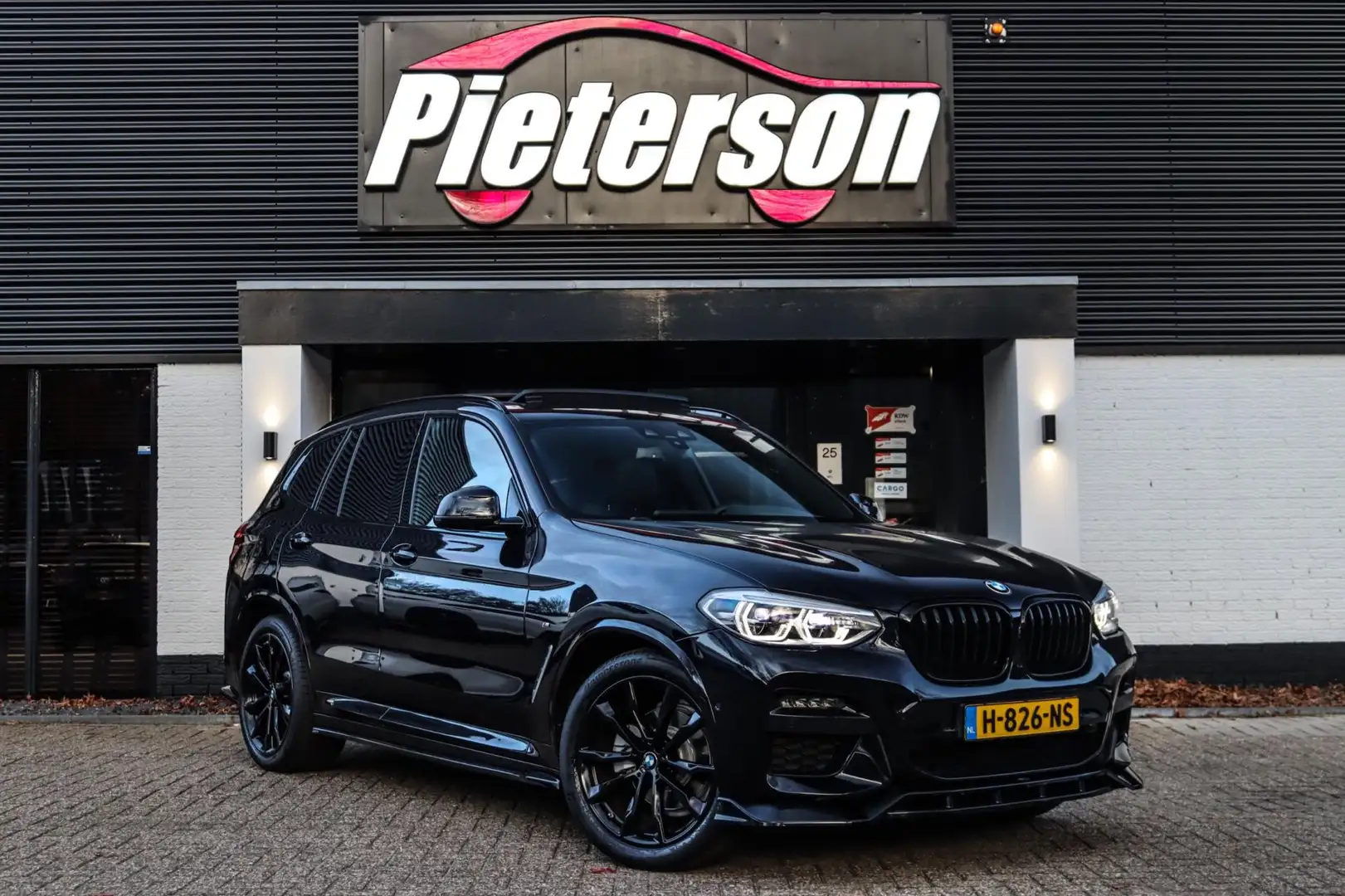 BMW X3 SDrive20i M PAKKET 1E EIGENAAR NAP PANO CAMERA MAX Noir - 1