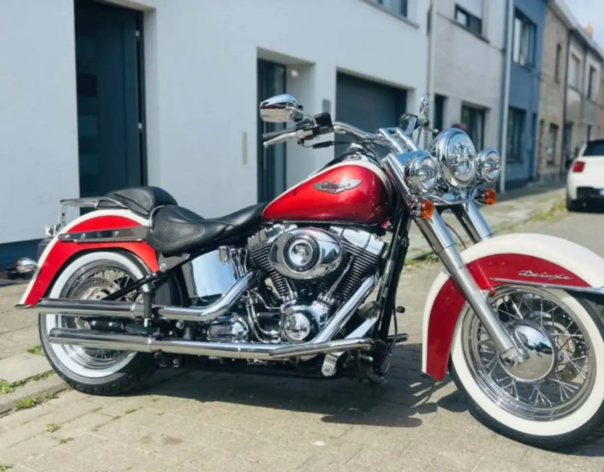 Harley-Davidson Deluxe