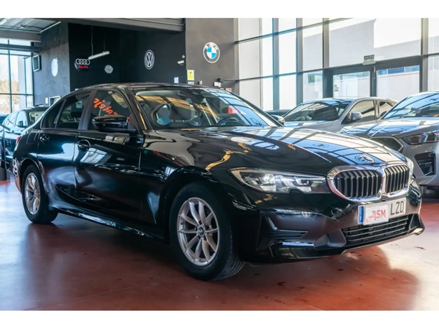 BMW 318 318dA Schwarz - 2