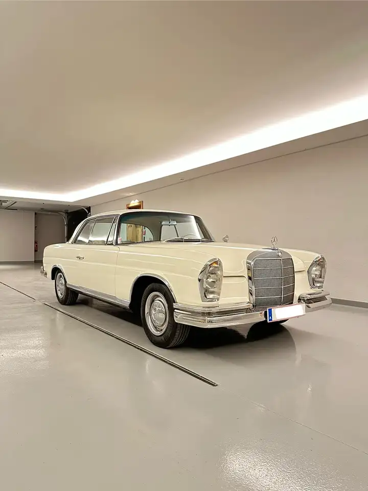 Mercedes-Benz 220 SE Coupe W111, foto 10