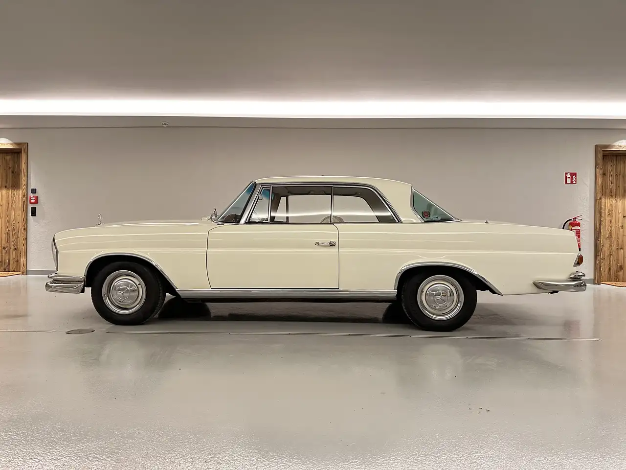 Mercedes-Benz 220 SE Coupe W111, foto 3