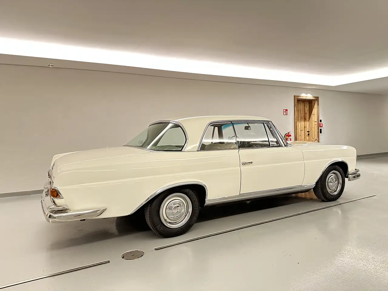 Mercedes-Benz 220 SE Coupe W111, foto 5