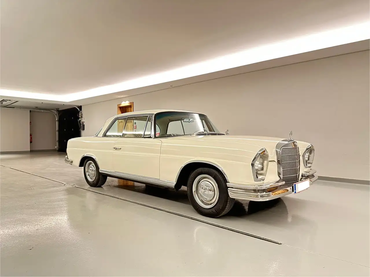 Mercedes-Benz 220 SE Coupe W111, foto 9