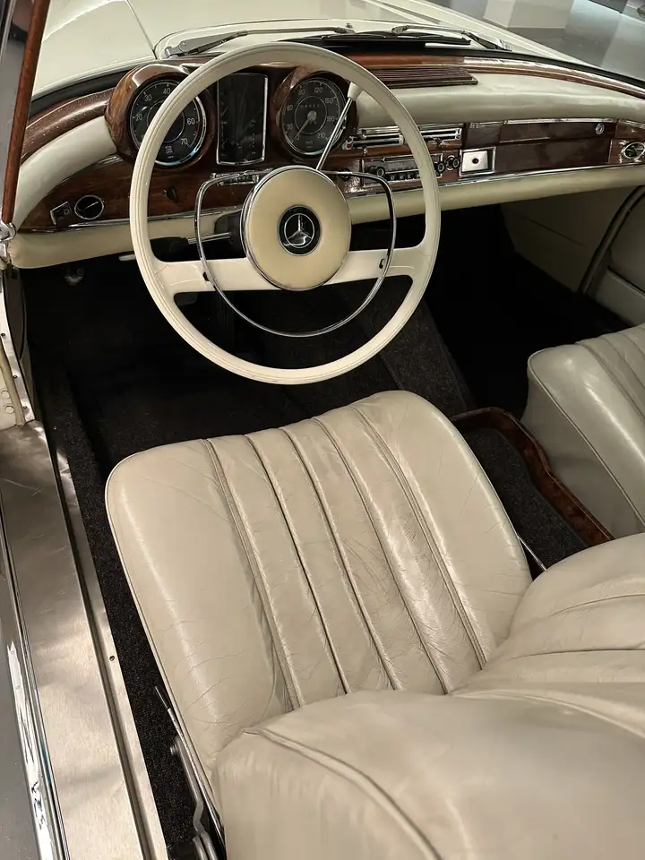 Mercedes-Benz 220 SE Coupe W111, foto 12