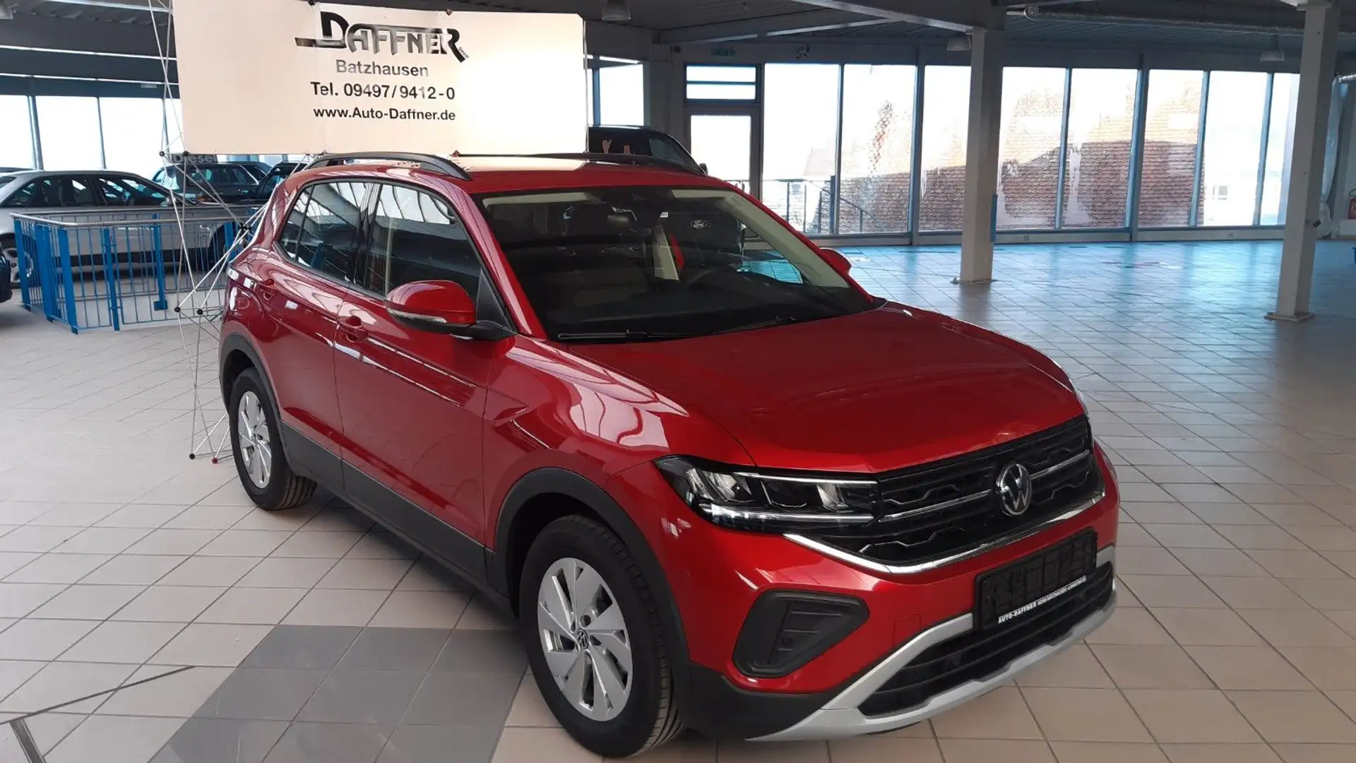 Volkswagen T-Cross 1.0 TSI OPF 85 kW Life/PDC/ SZHZG /DAB Rouge - 2