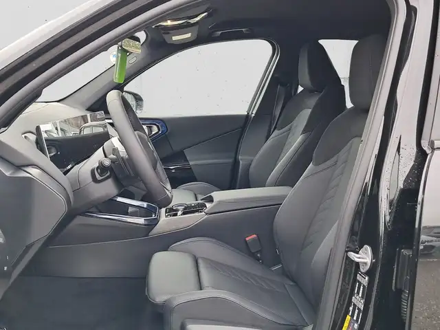 BMW X3 view 8