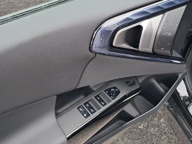 BMW X3 view 9