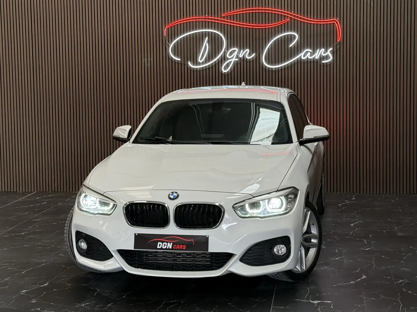 BMW 118 118 dAS PACK M // PRET A IMMAT // Weiß - 1