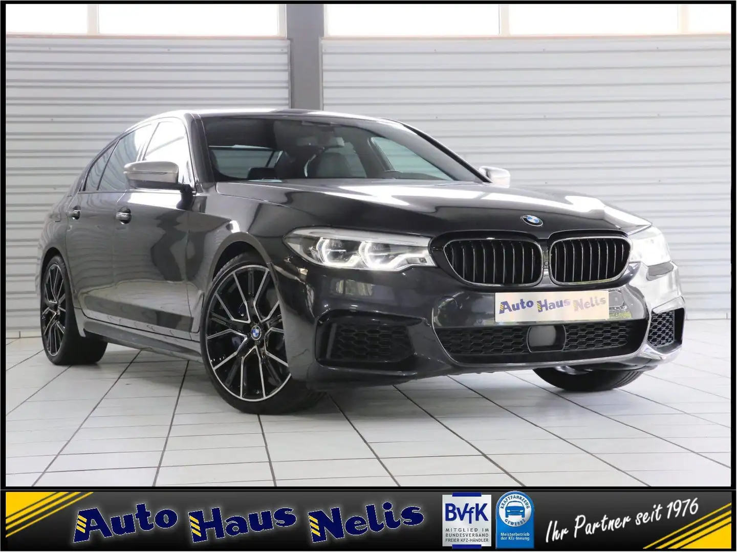 BMW 550 i xDrive M-Sportpaket HUD DrivingAssist Grau - 1