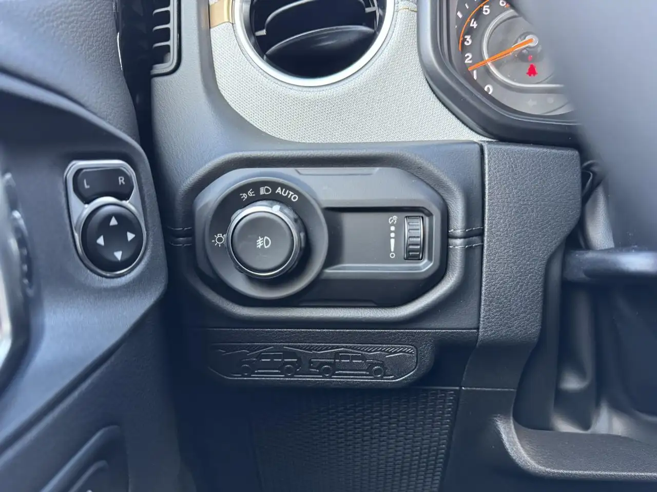 Jeep Wrangler снимка Jeep Wrangler