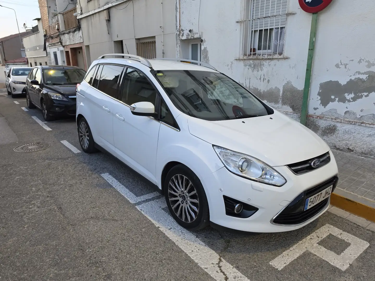 Ford Grand C-Max 1.6TDCi Auto-Start-Stop Titanium - 1