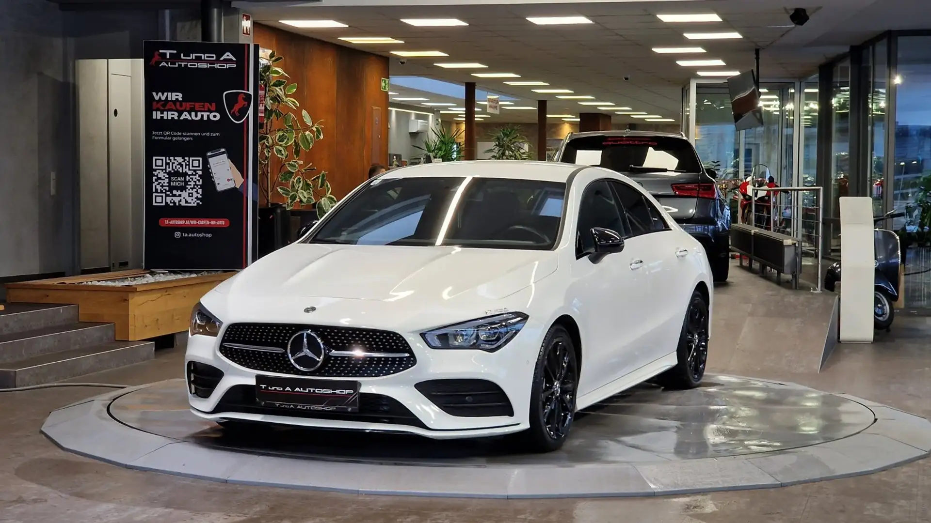 Mercedes-Benz CLA 180 d AMG-Paket 1-Hand Aut. *Kamera*Ambiente*Navi* Weiß - 1
