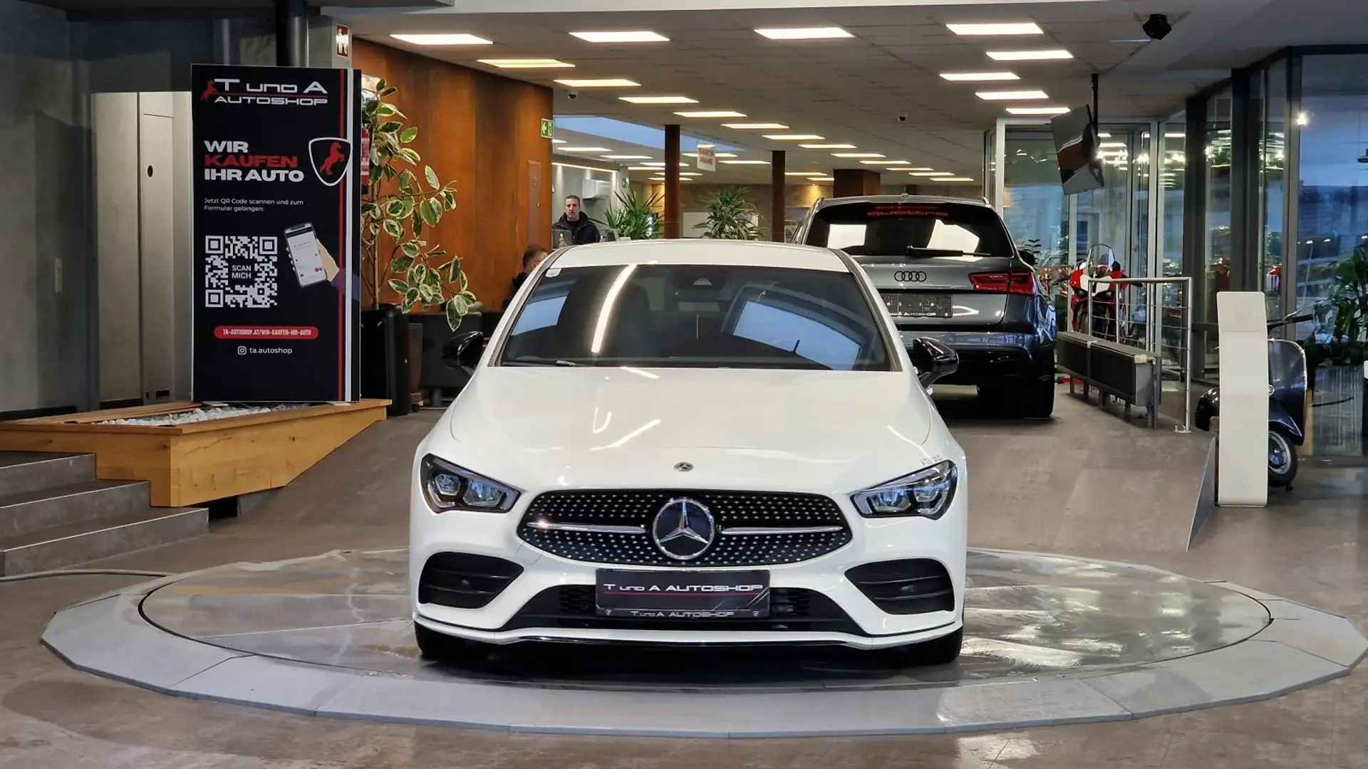 Mercedes-Benz CLA 180 d AMG-Paket 1-Hand Aut. *Kamera*Ambiente*Navi* Weiß - 2