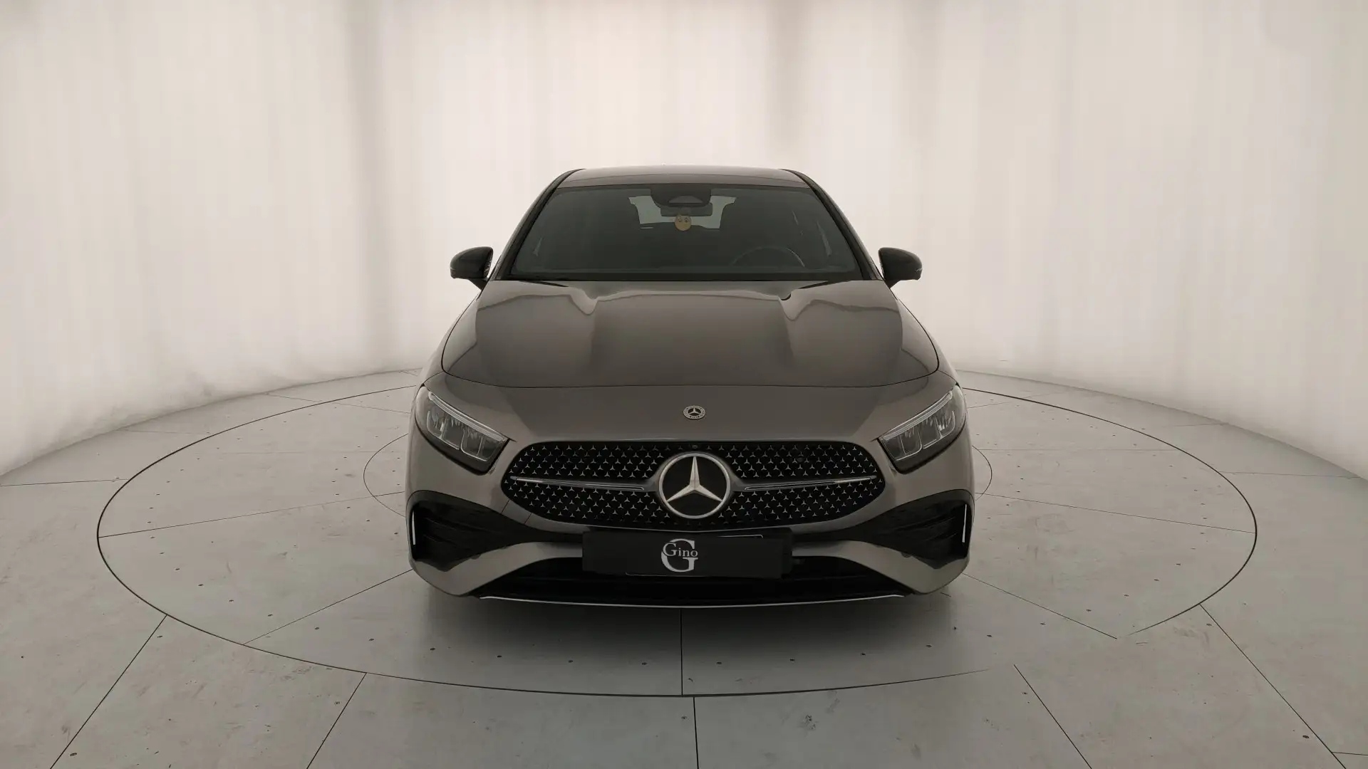 Mercedes-Benz A 200 d Premium auto Grigio - 2