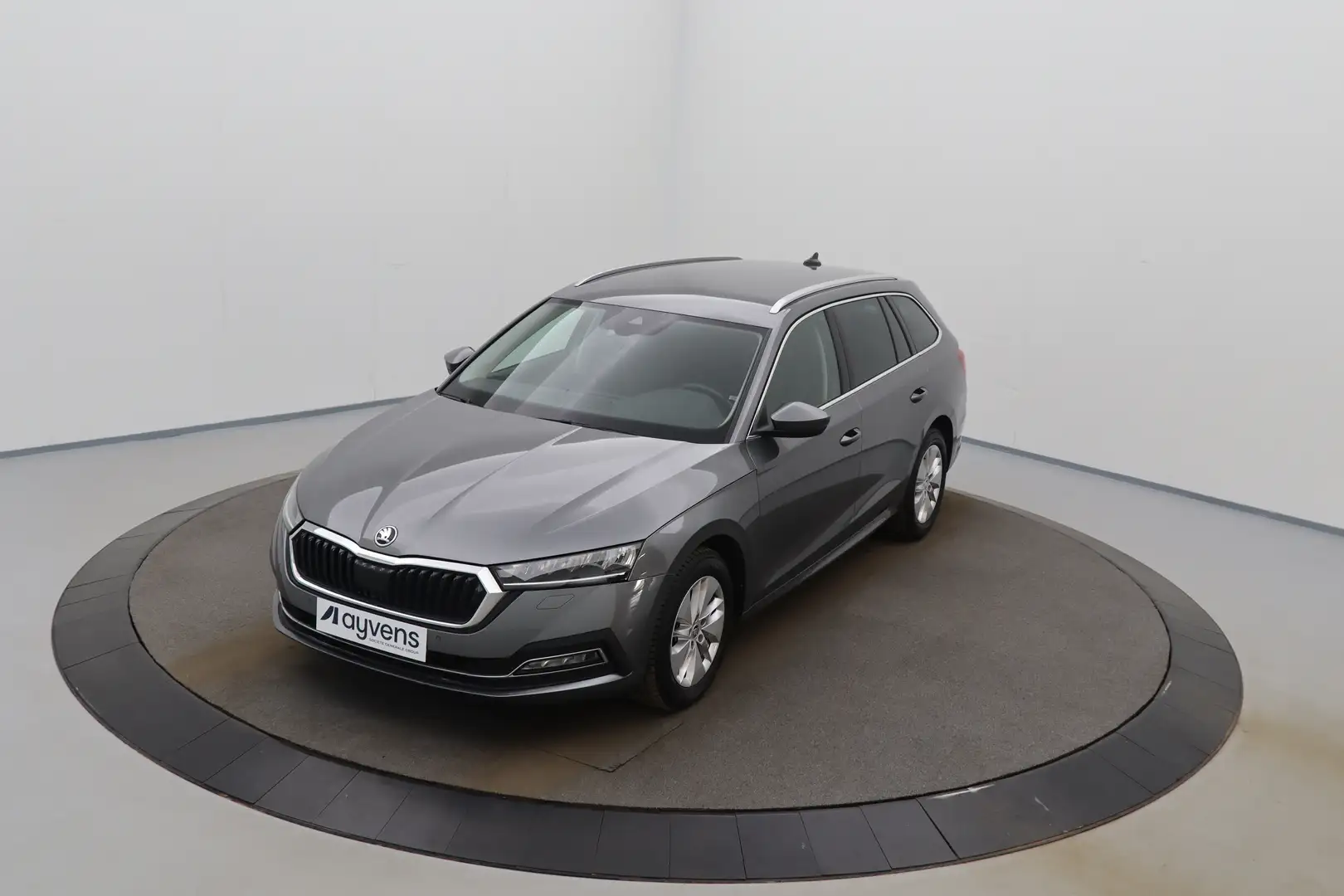 Skoda Octavia Combi 1.0 TSI MHEV DSG Clever LED GPS PDC CAM Carp Grijs - 1