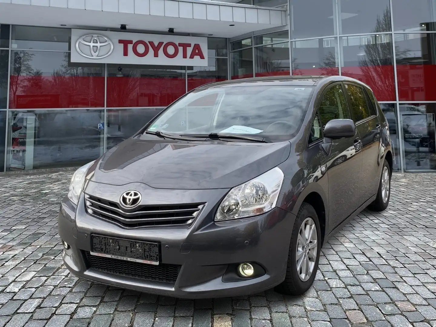 Toyota Verso 1.8 7-Sitzer. Life wenig KM*Panodach* Gris - 1