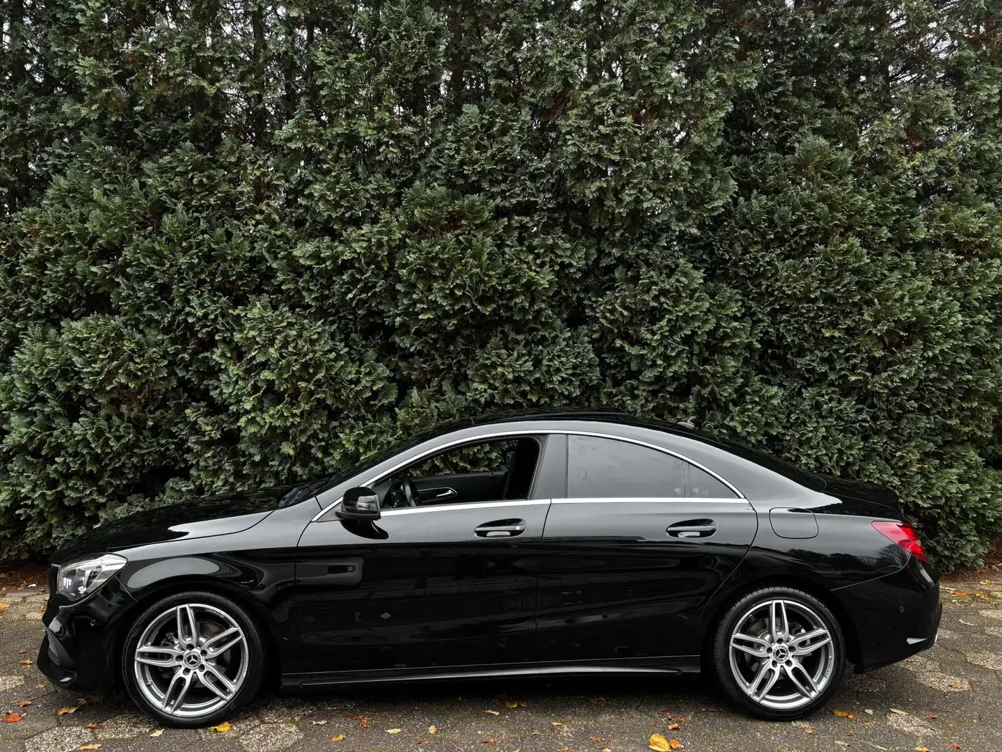 Mercedes-Benz CLA 180 AMG-Line | Pano | Camera | Keyless Noir - 2