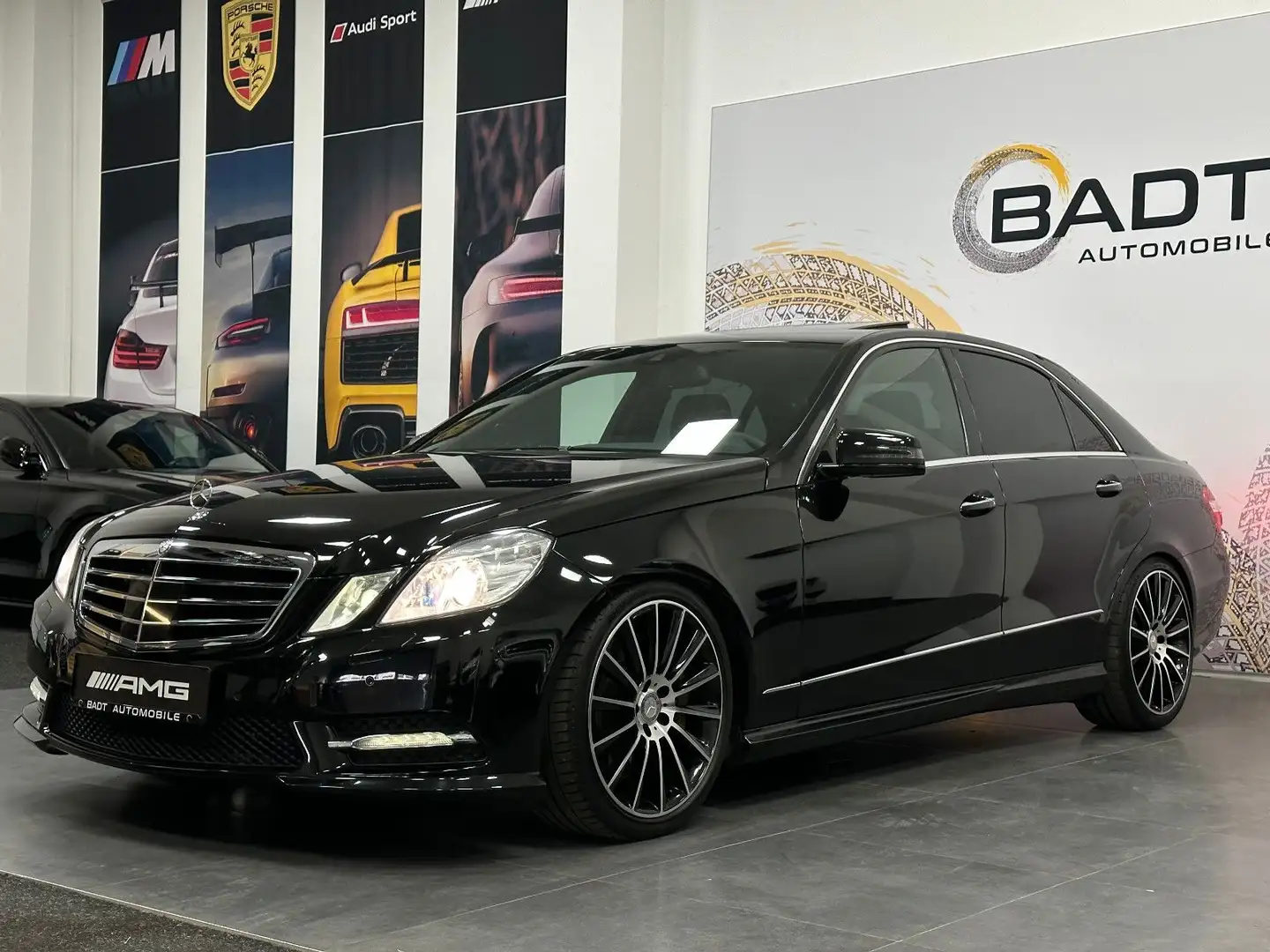 Mercedes-Benz E 500 CGI *V8 Biturbo*Distronic*Totwinkel*AMG* Noir - 1