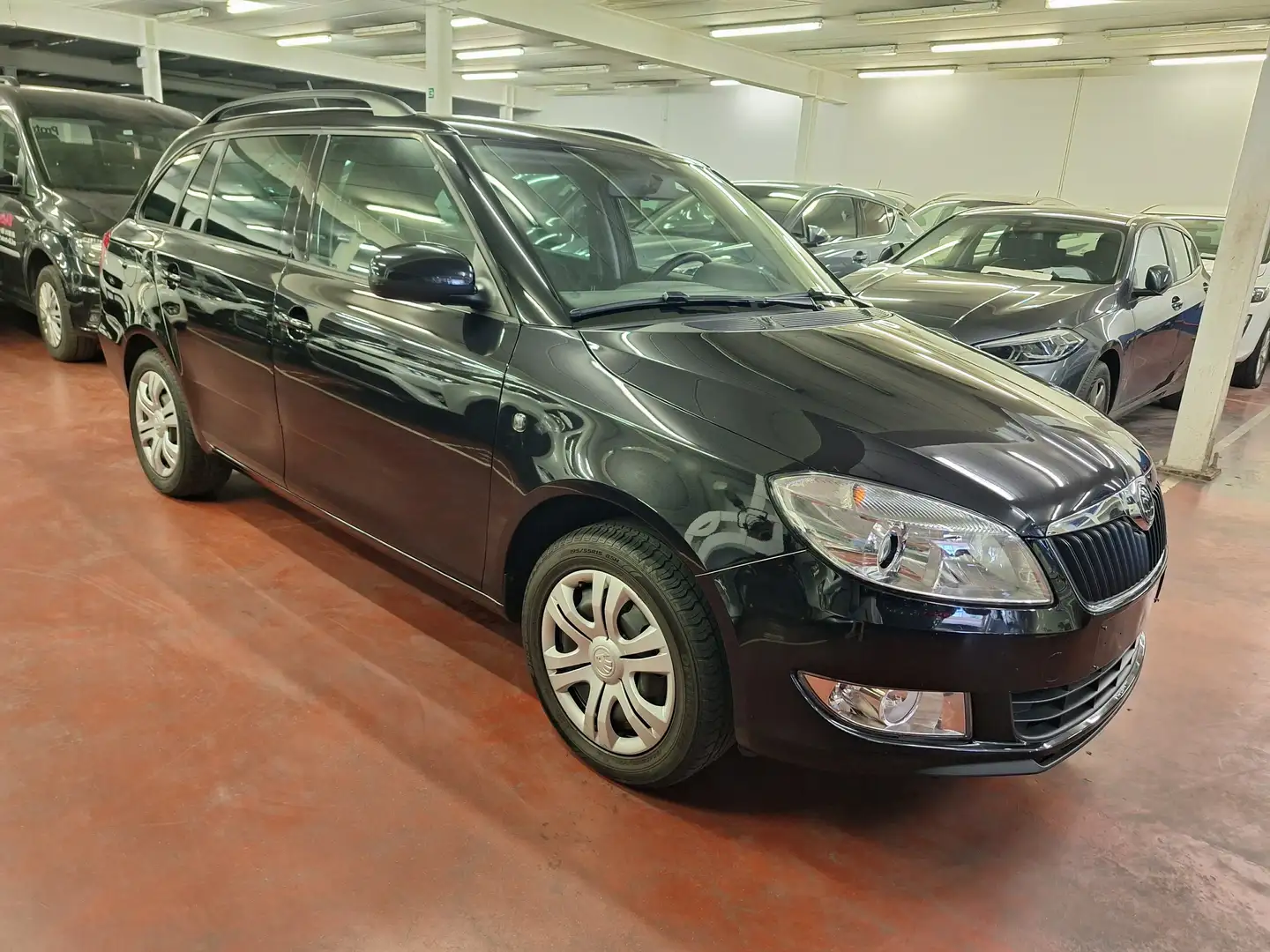 Skoda Fabia Fabia SW 1.2 TSI Active DSG Zwart - 1