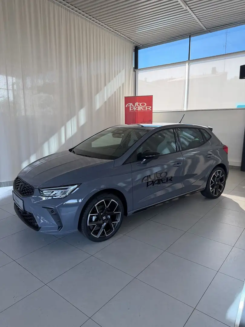 SEAT Ibiza FR 1.0 TSI 115PS Grau - 1