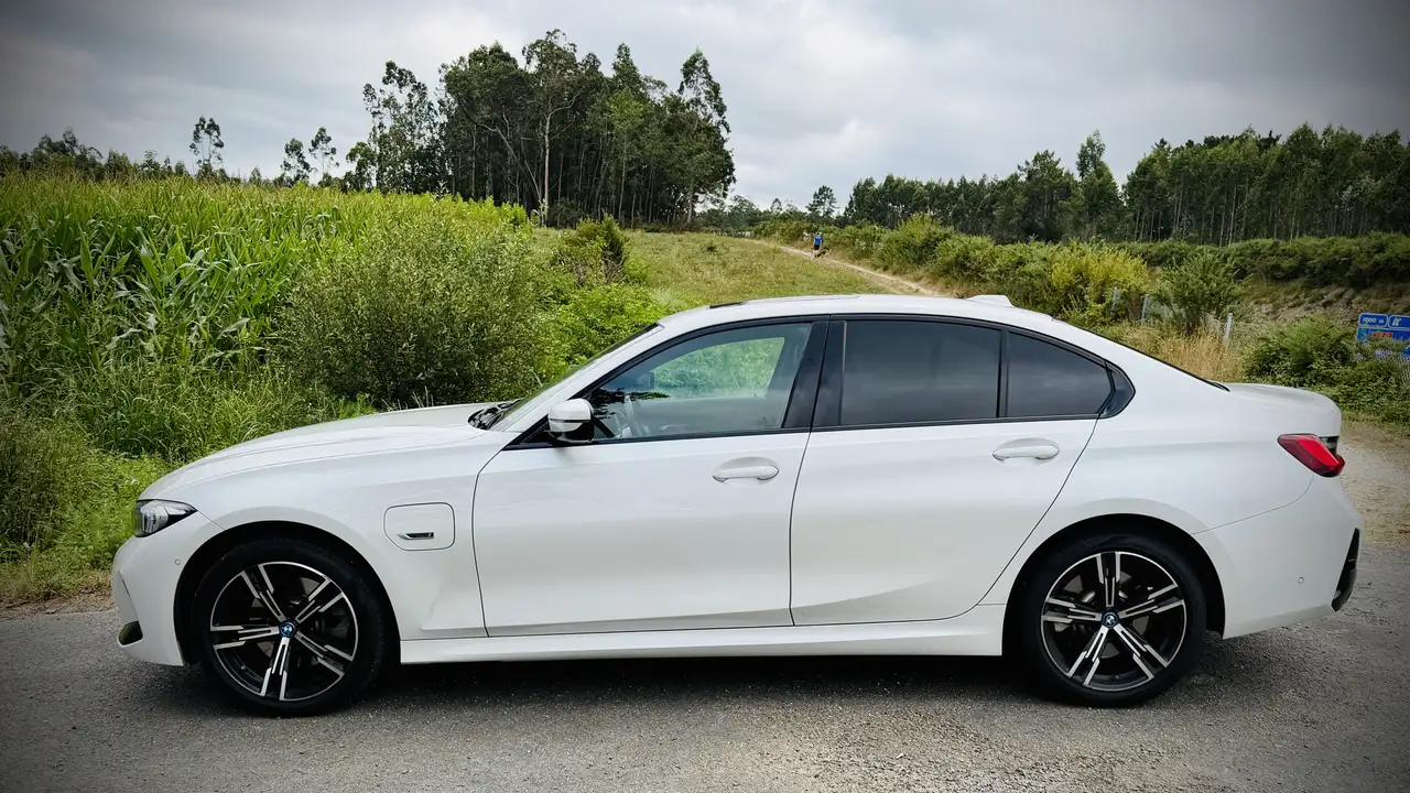 BMW 330