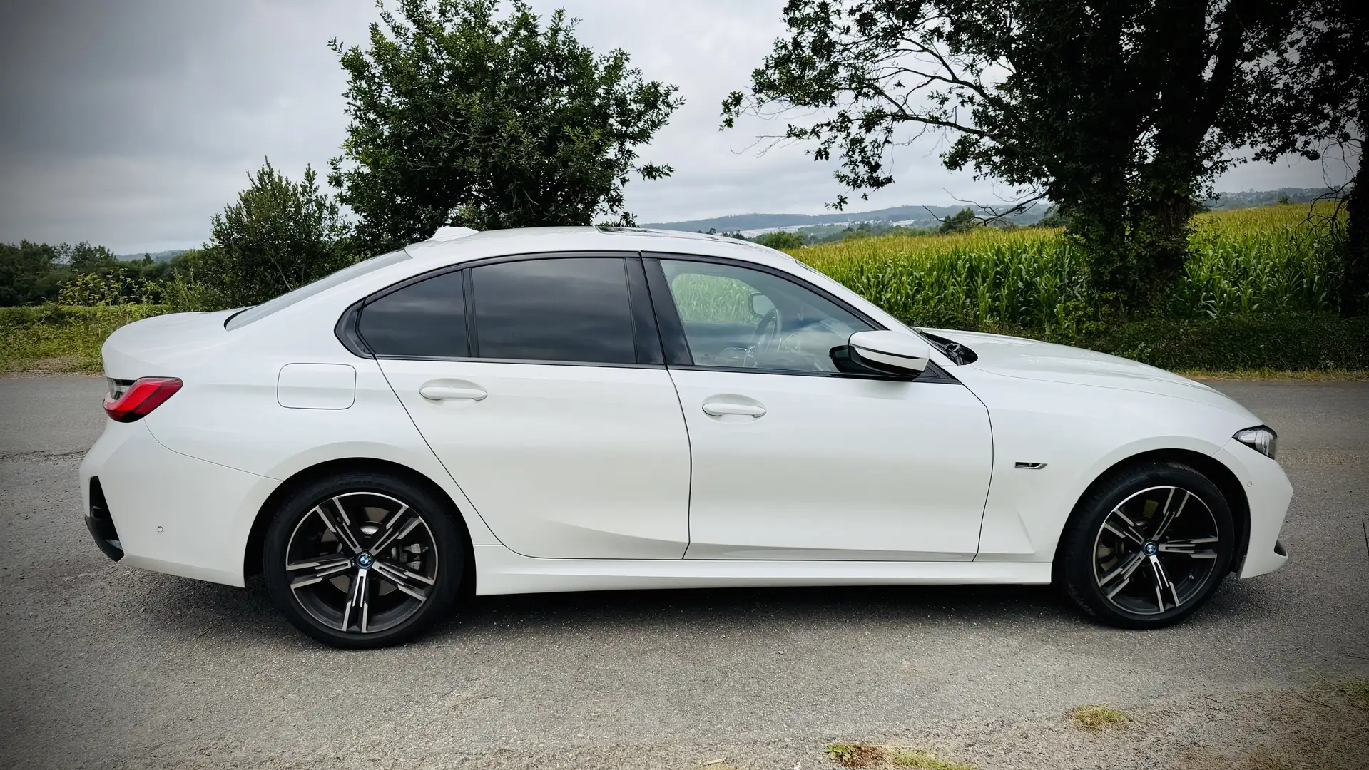 BMW 330 330e M Sport - 2