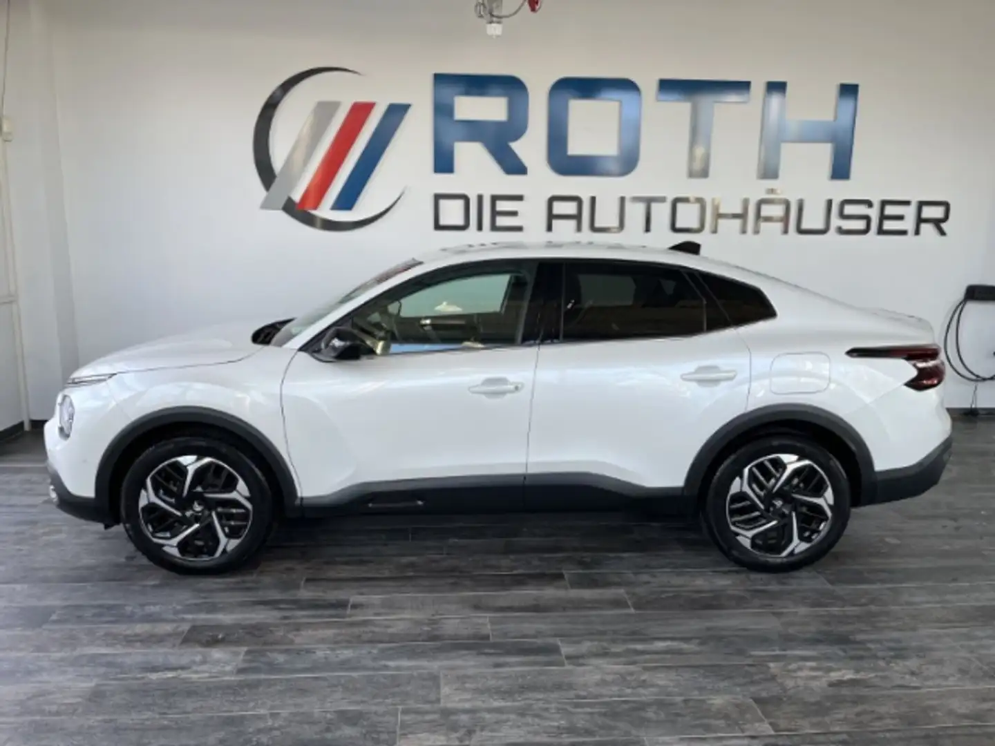 Citroen C4 1.2 EU6d PureTech 130 EAT8 SHINE 1er Hand Weiß - 2