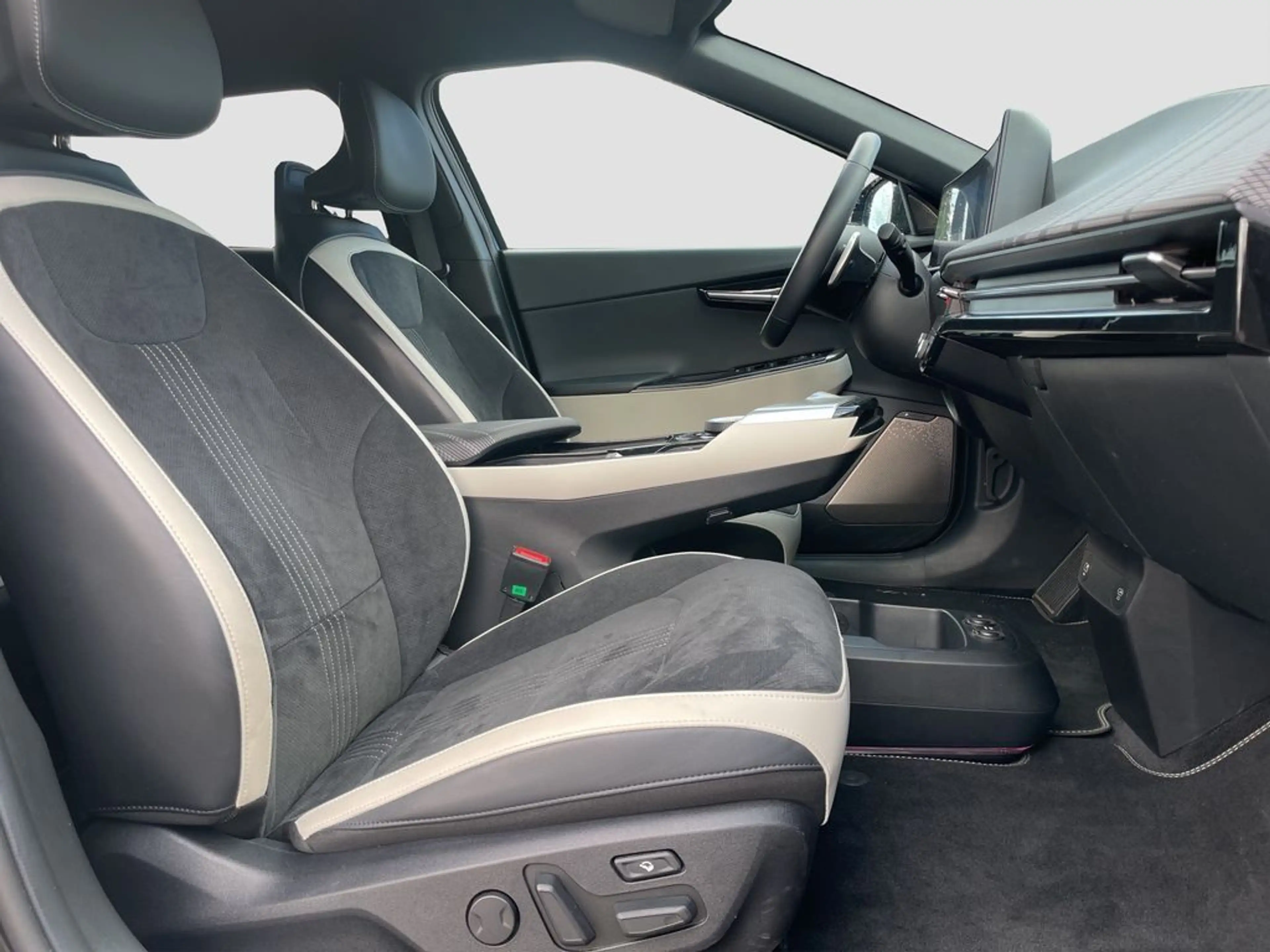 Kia EV6 GT-Line 4WD 77,4 kWh 239 kW Assist+ Sound WP — photo 6