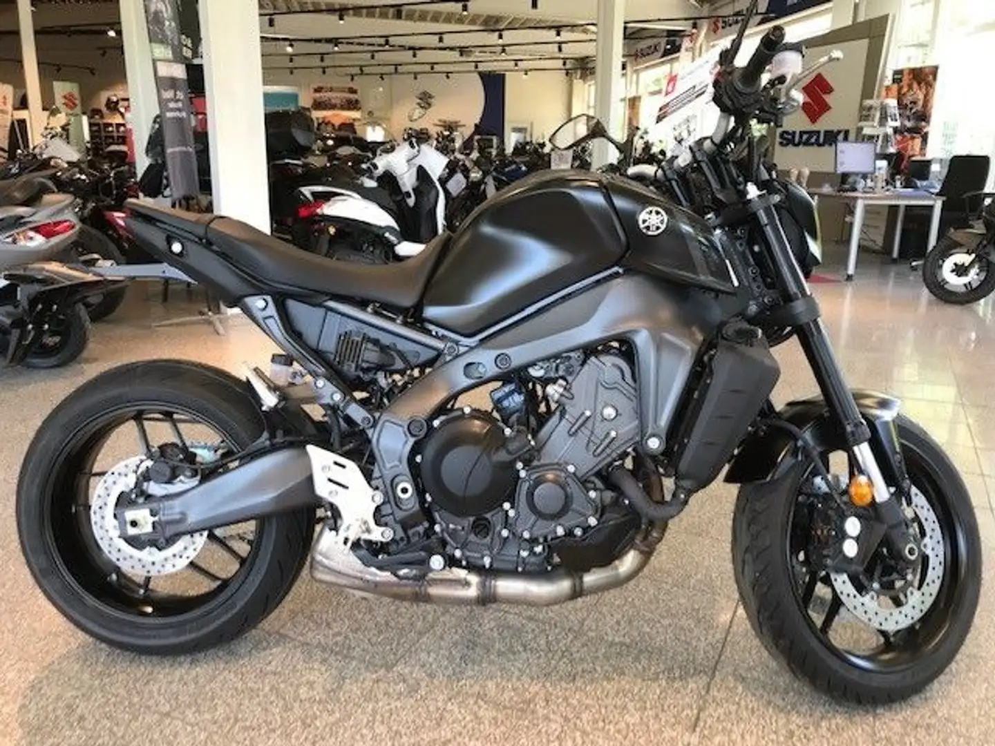 Yamaha MT-09 35 kW Černá - 1