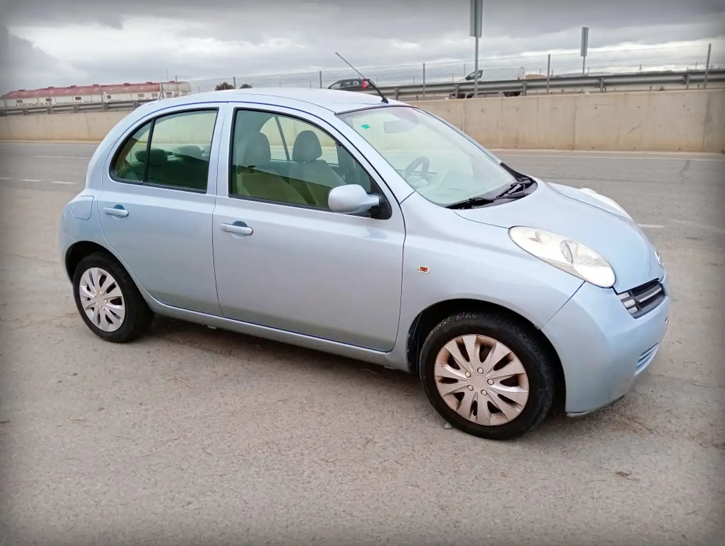 Nissan Micra 1.4 Acenta Plateado - 2