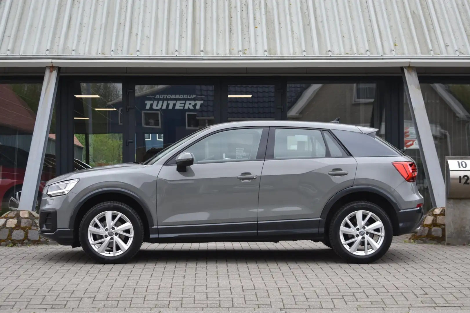 Audi Q2 35 TFSI epic | AFN. TREKHAAK | NAVIGATIE | NAP | C Grijs - 2