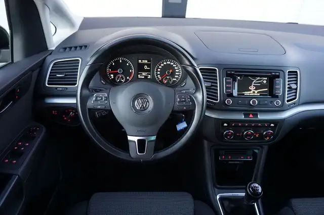 Volkswagen Sharan view 26