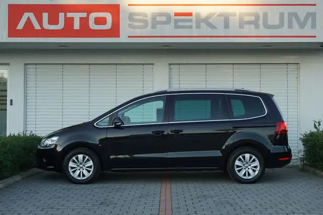 Volkswagen Sharan view 2