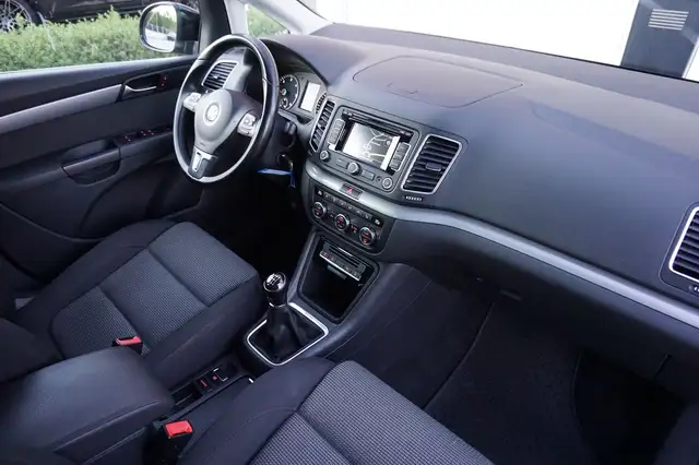 Volkswagen Sharan view 25