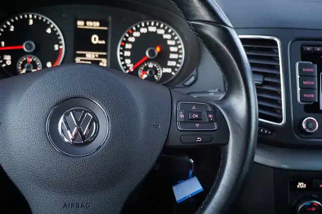 Volkswagen Sharan view 28