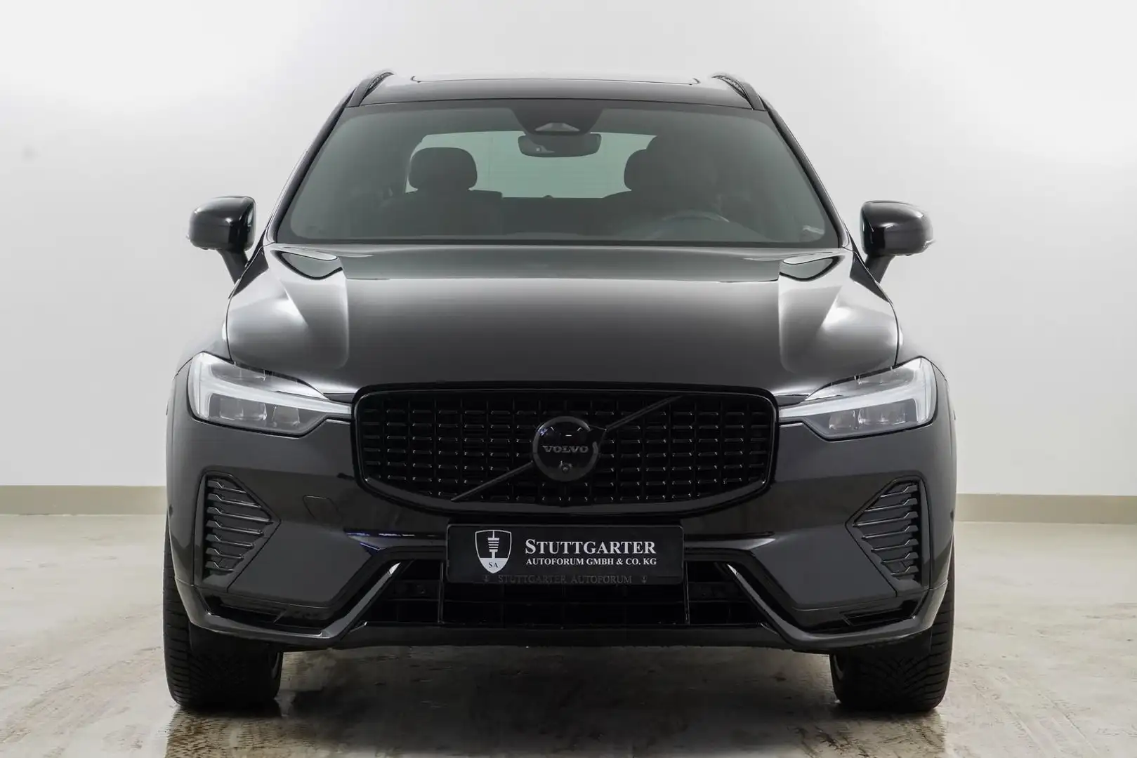 Volvo XC60 XC60 Plus Black Edition AWD Pano ACC 360K 21Zoll Schwarz - 2