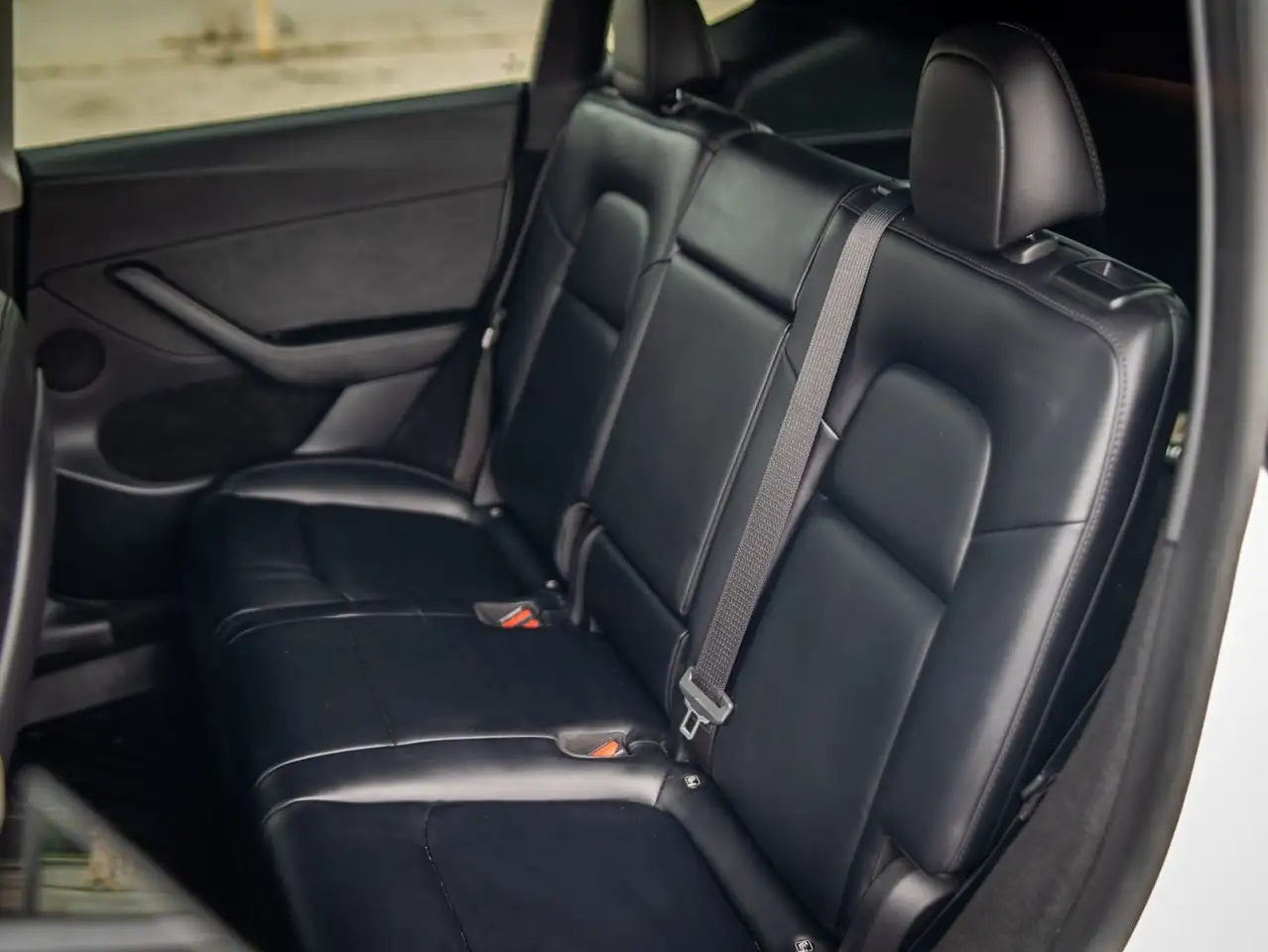 Tesla Model Y снимка Tesla Model Y