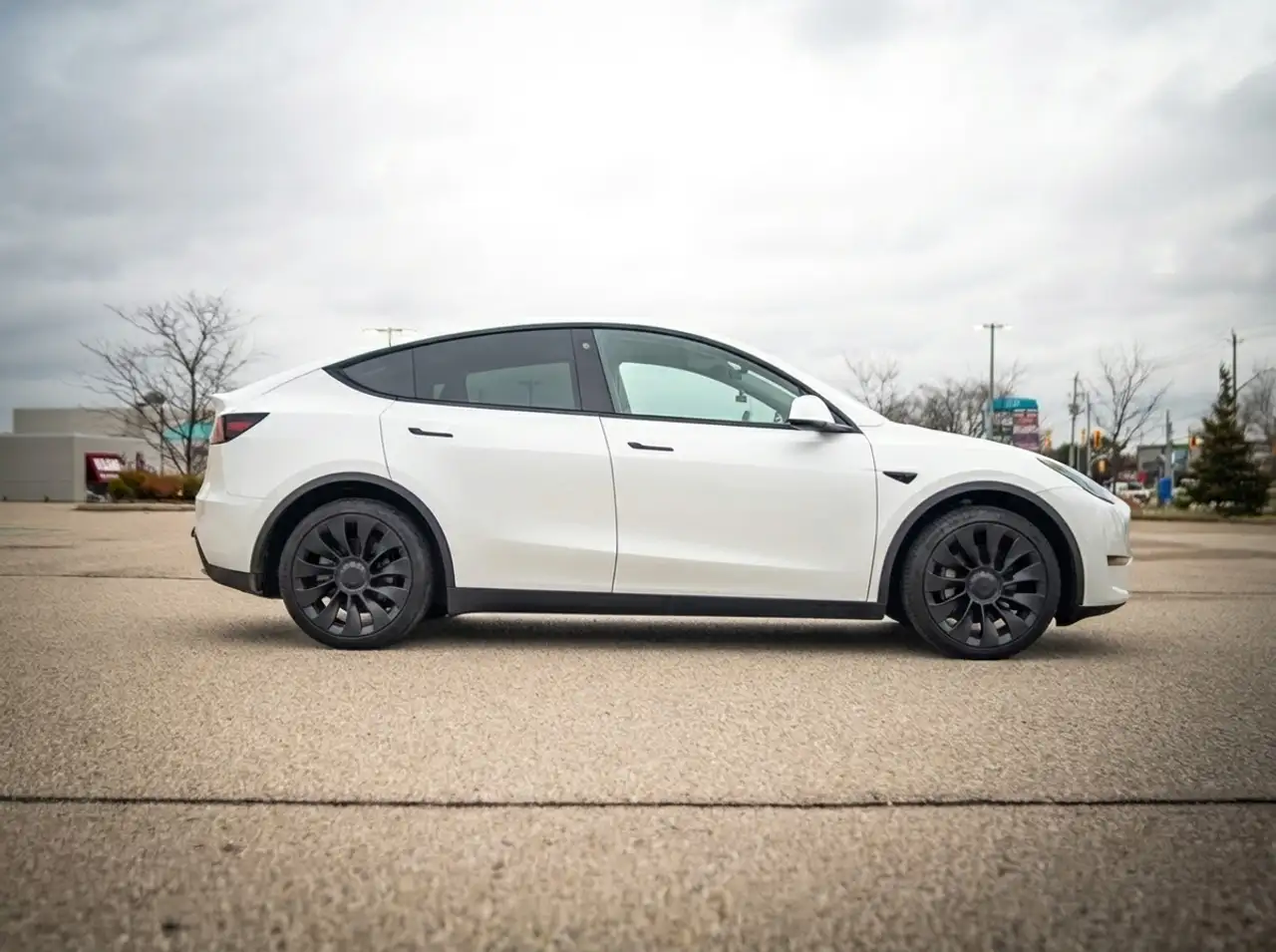 Tesla Model Y снимка Tesla Model Y