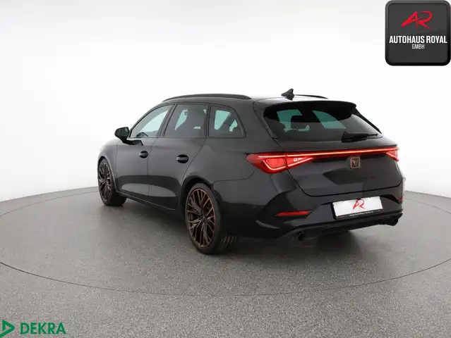 Cupra Leon view 3