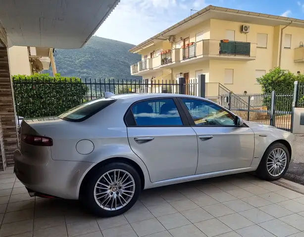 Alfa Romeo 159