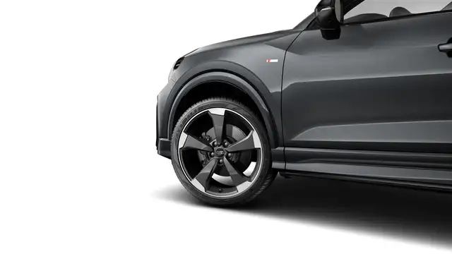 Audi Q2 view 4