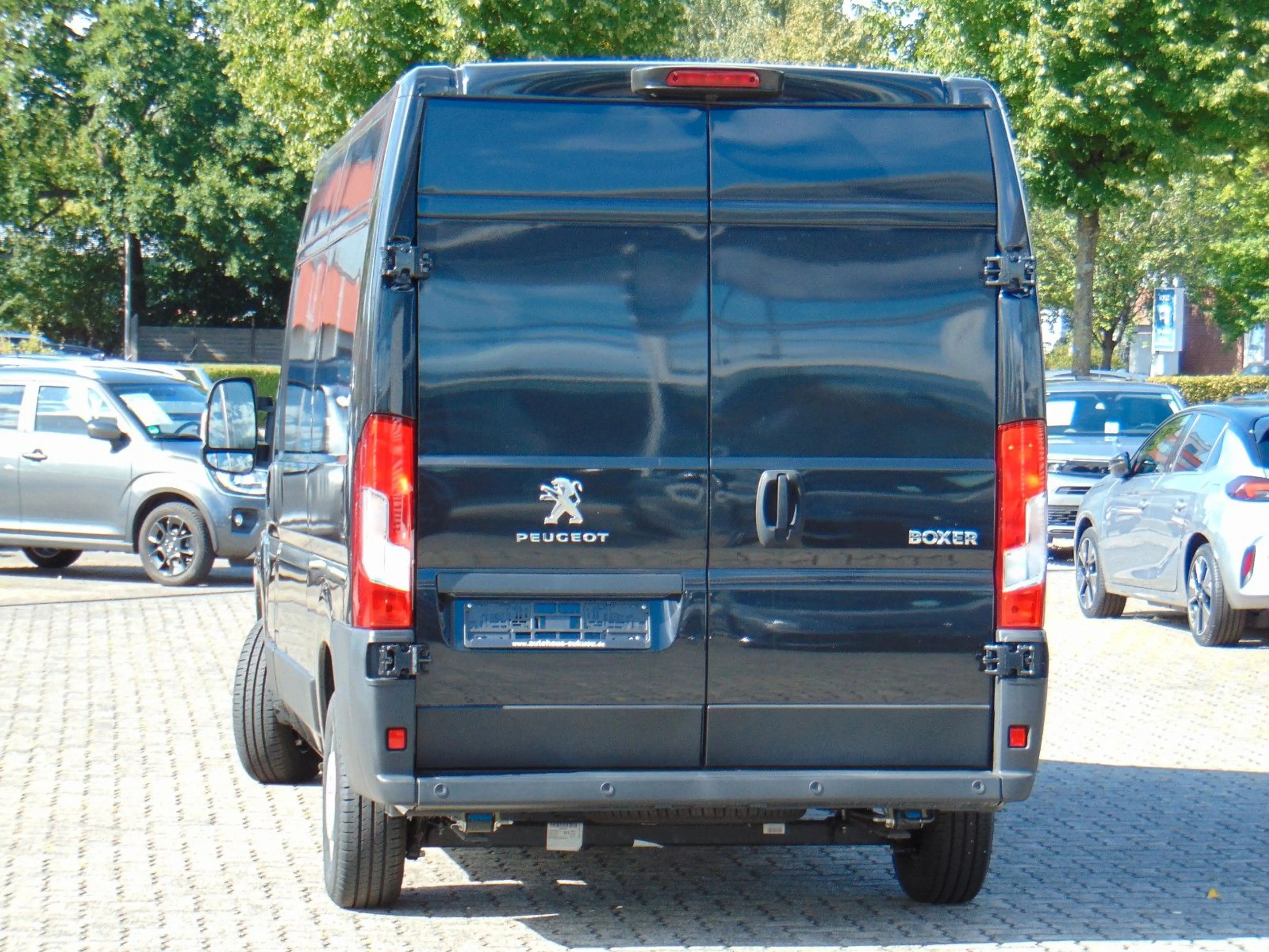 Peugeot Boxer Kasten Hochraum 335 L2H2 BlueHDi — photo 3
