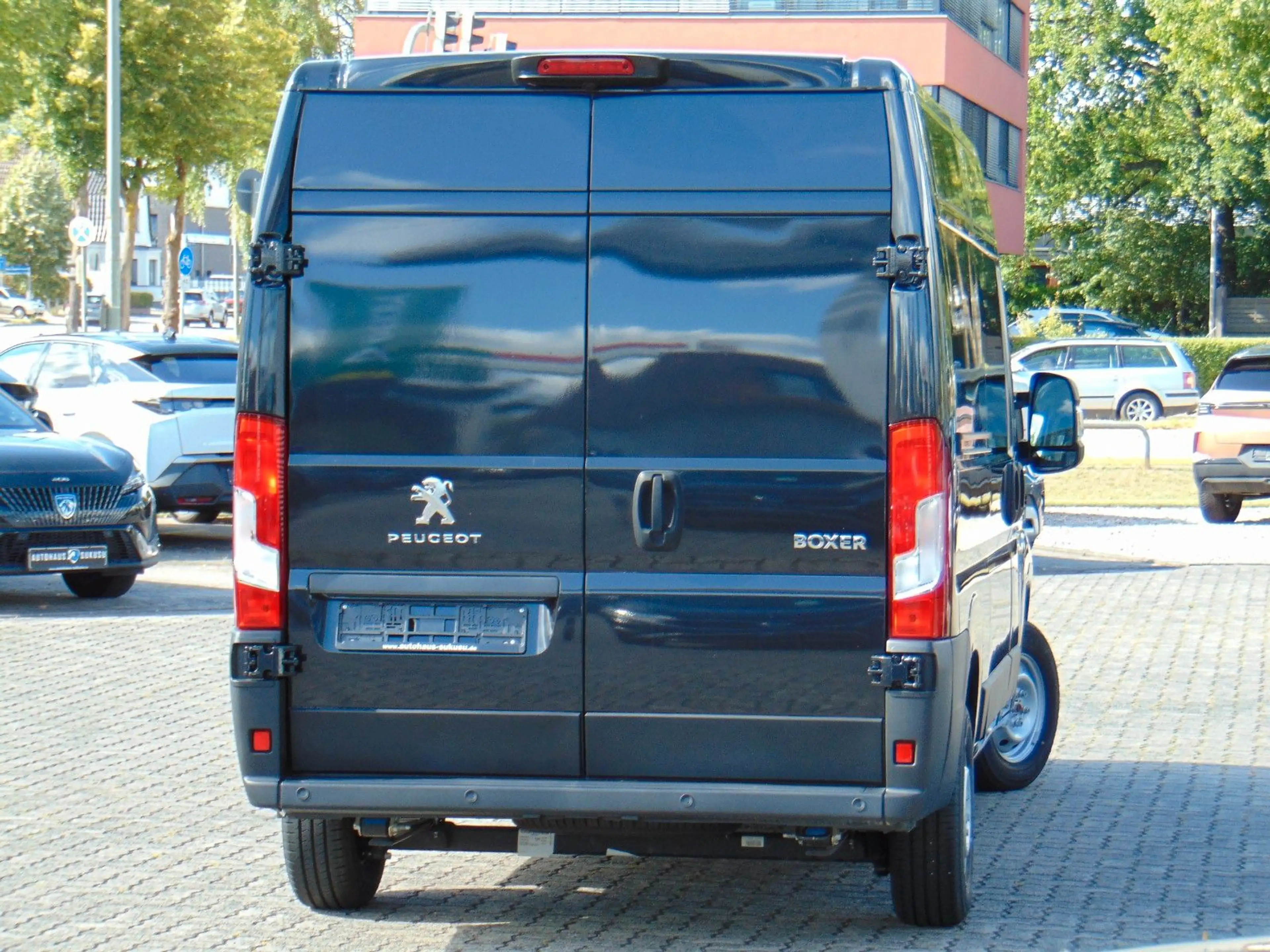 Peugeot Boxer Kasten Hochraum 335 L2H2 BlueHDi — photo 4
