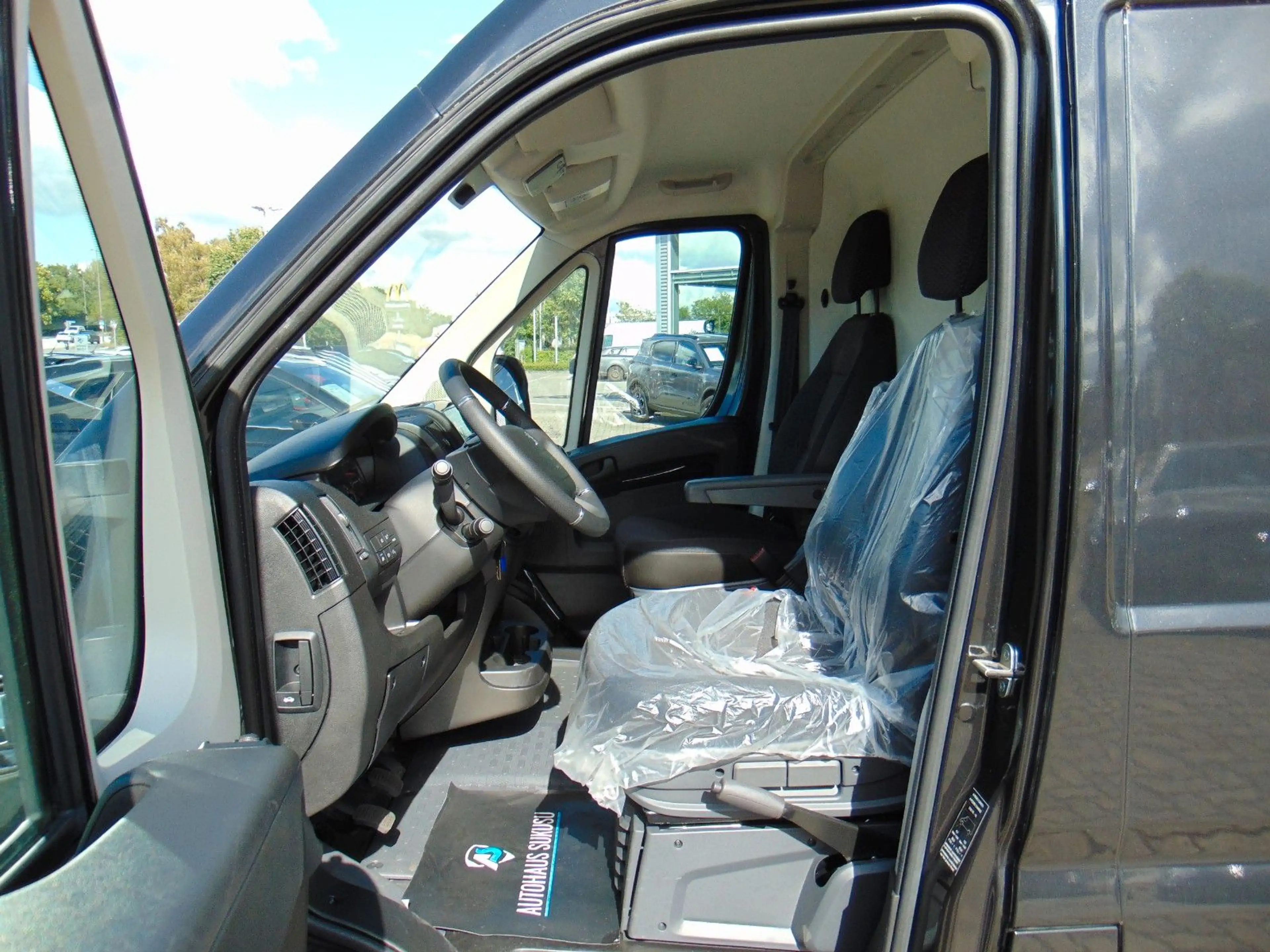 Peugeot Boxer Kasten Hochraum 335 L2H2 BlueHDi — photo 7