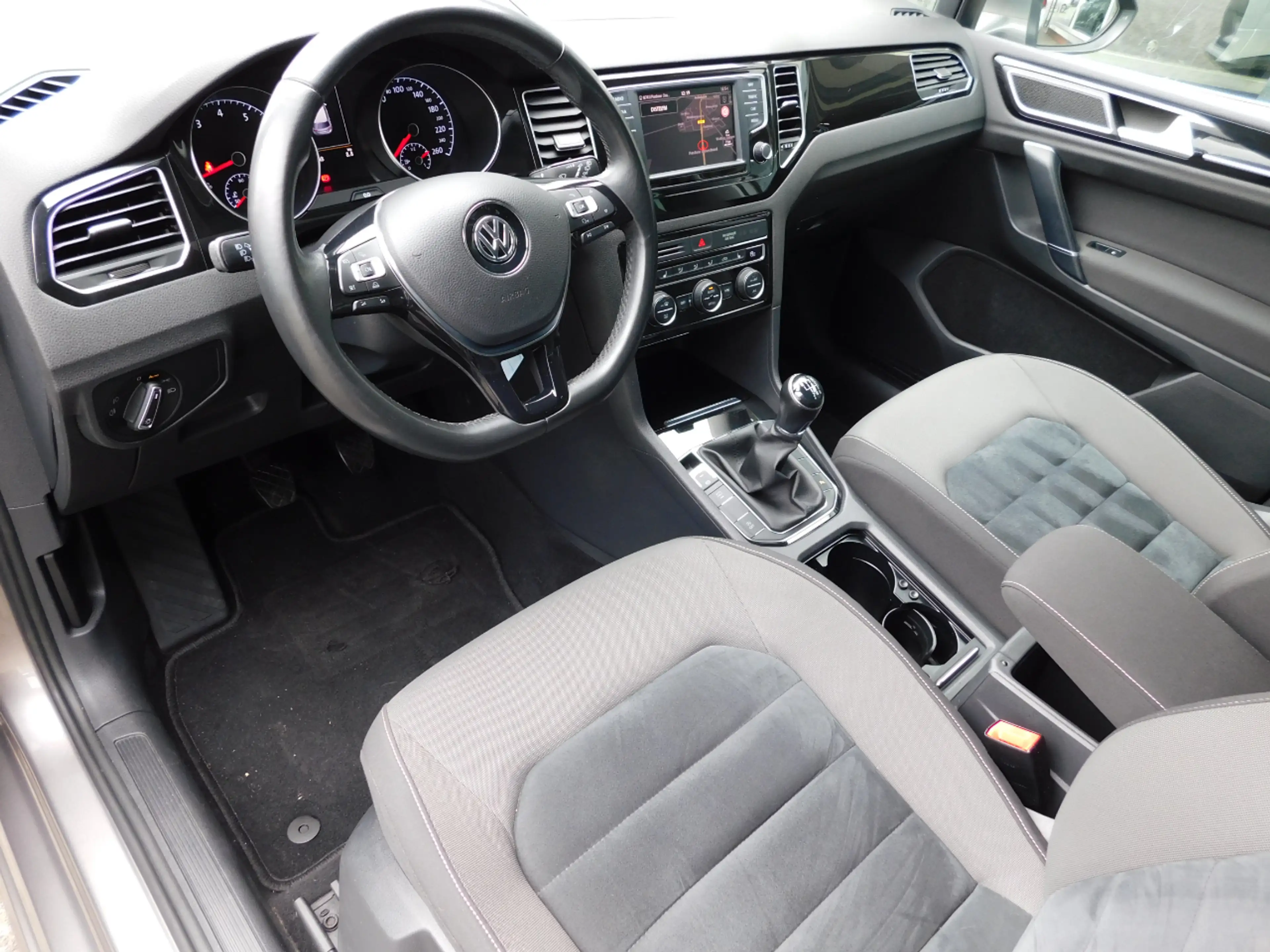 Volkswagen Golf Sportsvan 1.4TSI 125PK HIGHLINE! All-in Prijs!! Trekhaak — photo 2