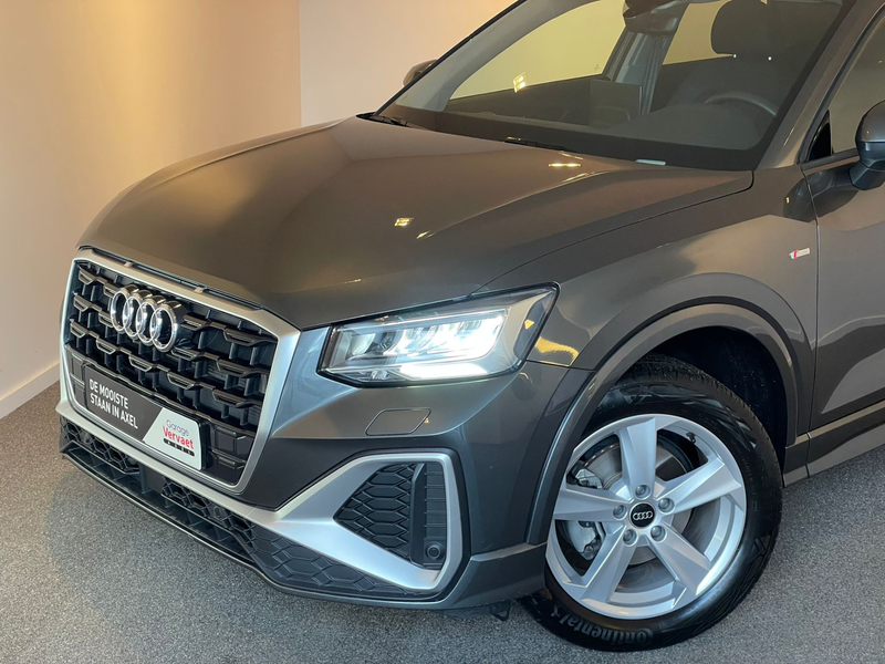 Audi Q2 35 TFSI S Edition — photo 3