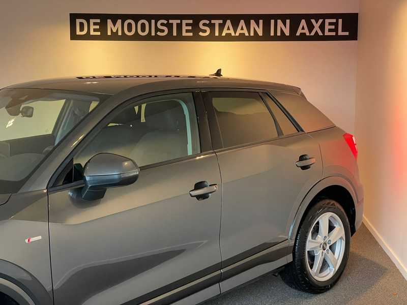 Audi Q2 35 TFSI S Edition — photo 4