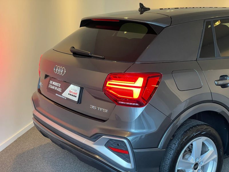 Audi Q2 35 TFSI S Edition — photo 10