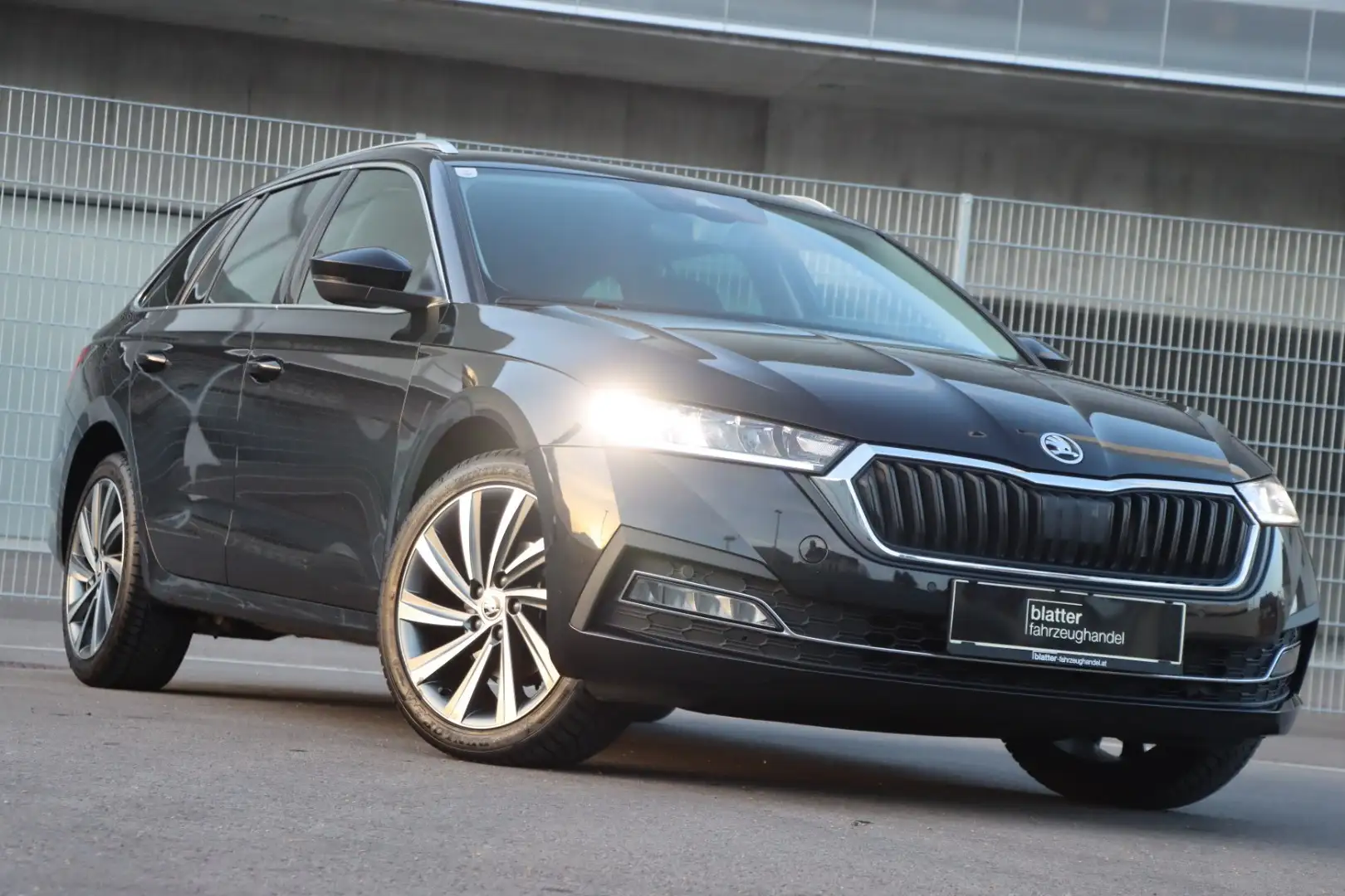 Skoda Octavia 2.0 TDI DSG *PremiumEdition *Pickerl NEU *Ambiente - 1