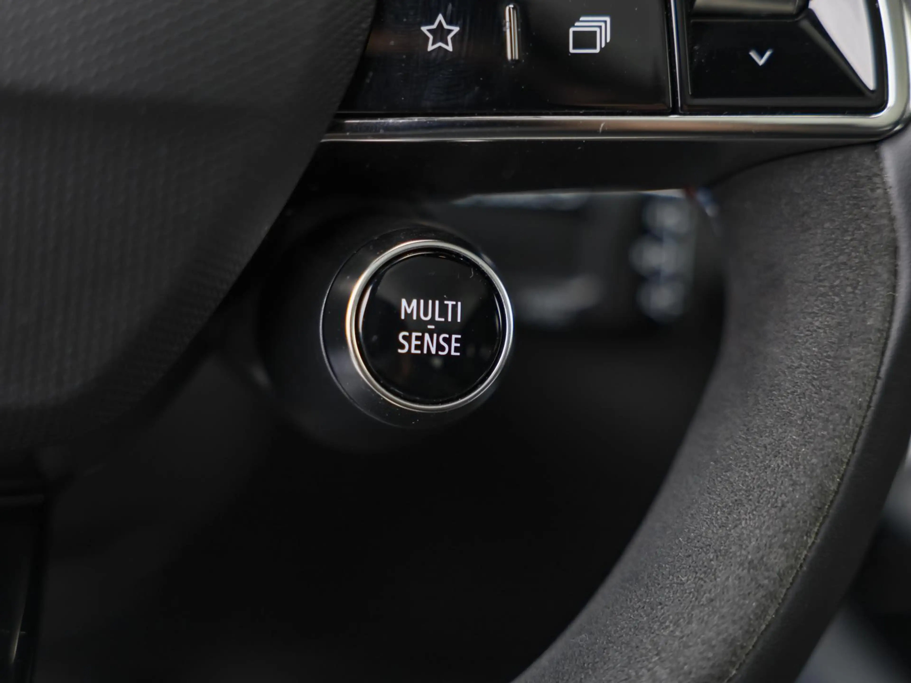 Renault Rafale E-Tech 200 Esprit Alpine NAVI — photo 16